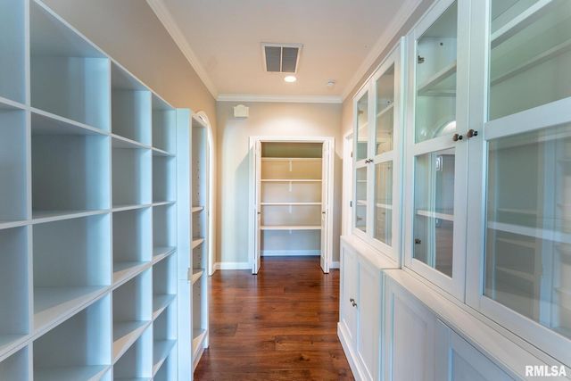 306 Arbor Dr Drive, Carterville, IL 62918