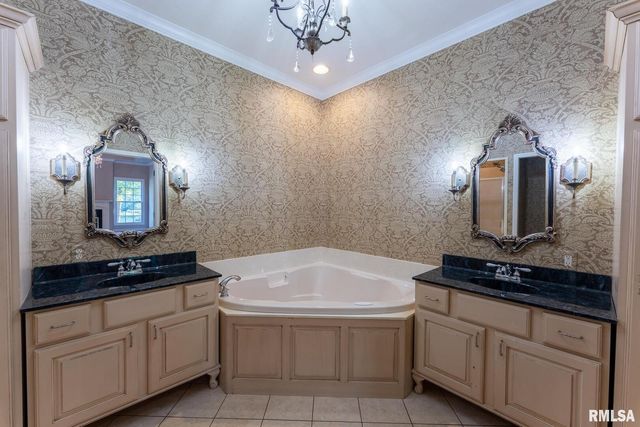 306 Arbor Dr Drive, Carterville, IL 62918