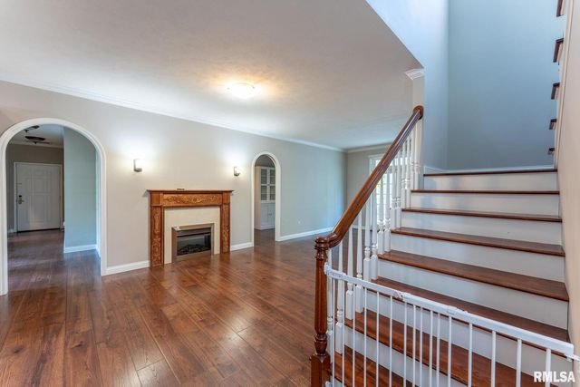 306 Arbor Dr Drive, Carterville, IL 62918