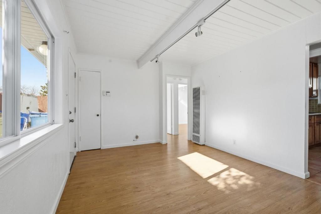 Image 12 of property listing at 23502352 Sacramento Street, Berkeley, CA 94702