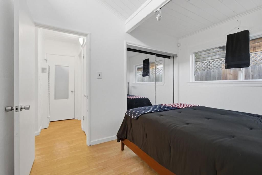 Image 19 of property listing at 23502352 Sacramento Street, Berkeley, CA 94702