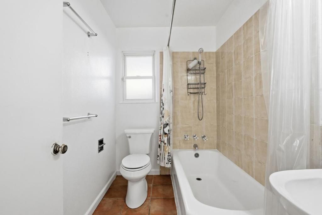 Image 27 of property listing at 23502352 Sacramento Street, Berkeley, CA 94702