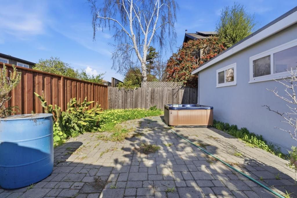 Image 39 of property listing at 23502352 Sacramento Street, Berkeley, CA 94702