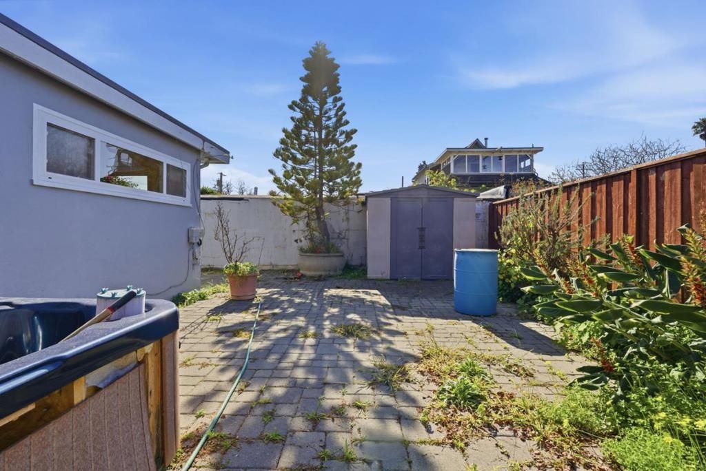 Image 40 of property listing at 23502352 Sacramento Street, Berkeley, CA 94702