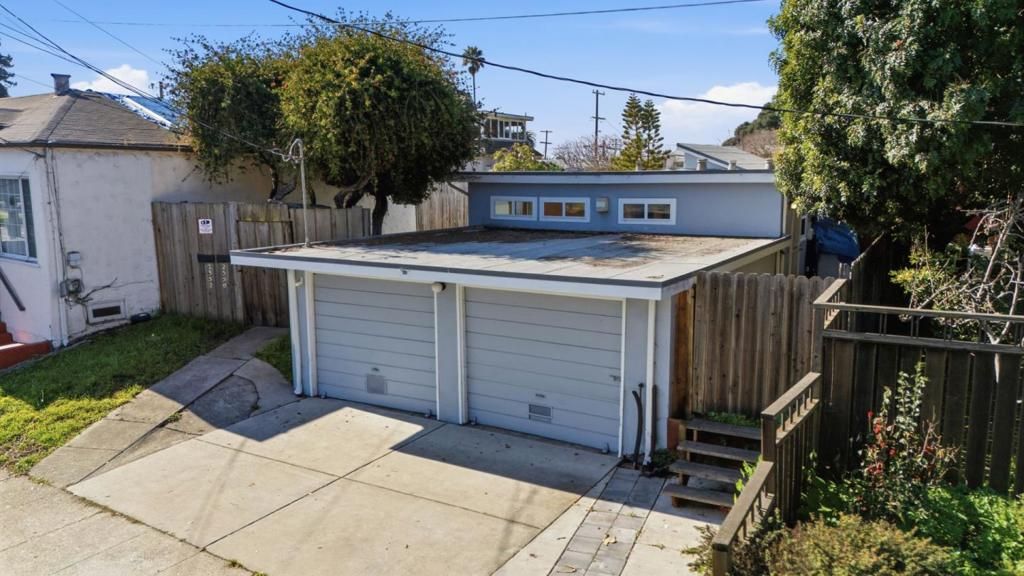 Image 41 of property listing at 23502352 Sacramento Street, Berkeley, CA 94702