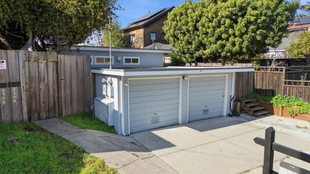 Image 42 of property listing at 23502352 Sacramento Street, Berkeley, CA 94702