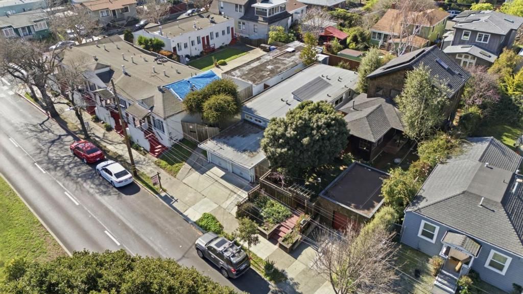 Image 46 of property listing at 23502352 Sacramento Street, Berkeley, CA 94702