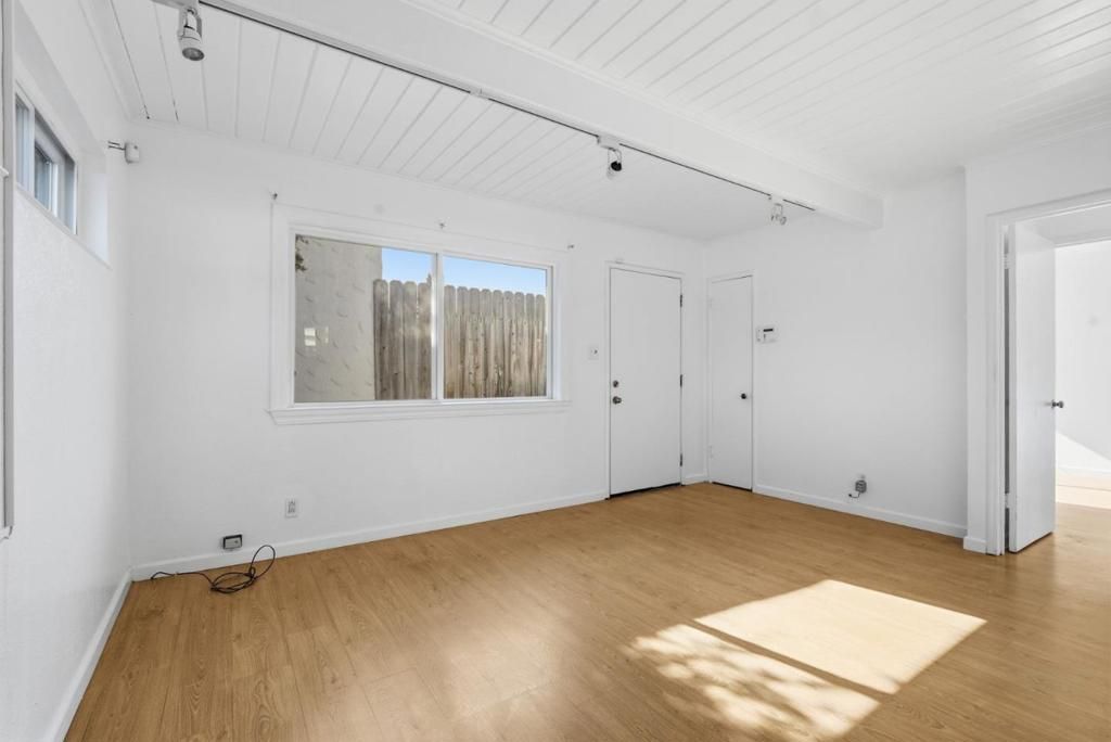 Image 7 of property listing at 23502352 Sacramento Street, Berkeley, CA 94702