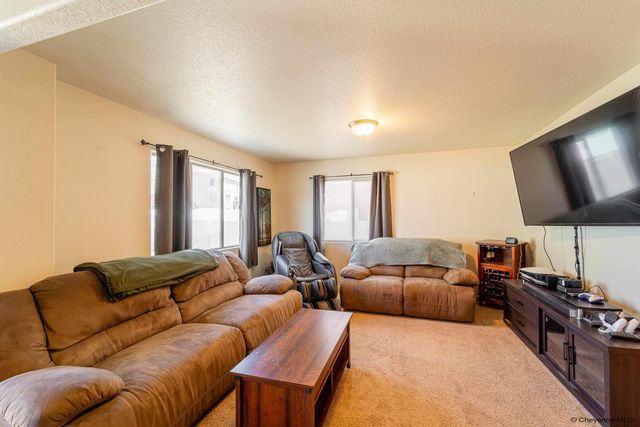 6954 BOOT STRAP CT, Cheyenne, WY 82001