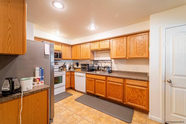 6954 BOOT STRAP CT, Cheyenne, WY 82001