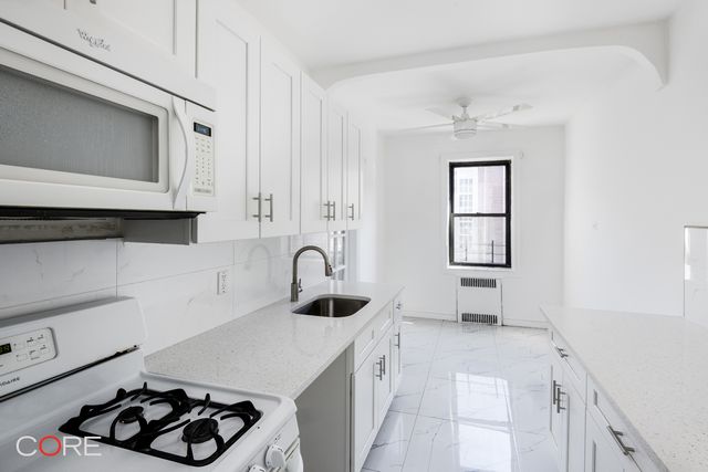 3424 82nd St Apt 4N, New York City, NY 11372