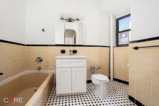 3424 82nd St Apt 4N, New York City, NY 11372