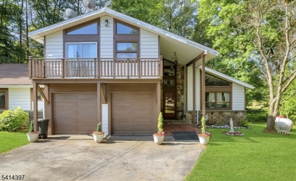 365 Lake Shore South O2, Montague Twp., NJ 07827