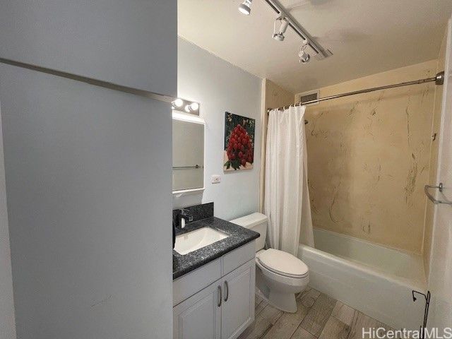 1630 Liholiho Street 1006, Honolulu, HI 96822