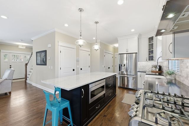 10 White Ave., East Longmeadow, MA 01028