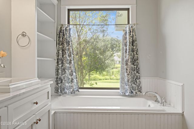 1004 Kern Drive, Breaux Bridge, LA 70517
