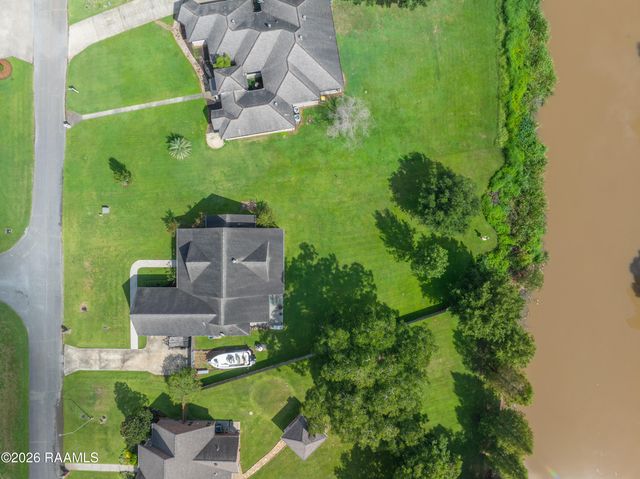 1004 Kern Drive, Breaux Bridge, LA 70517
