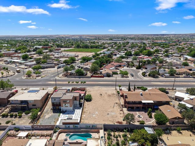 1412 Atrisco Drive NW, Albuquerque, NM 87105