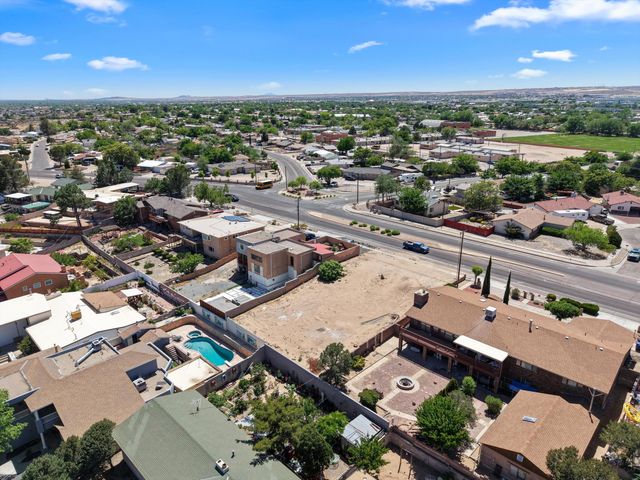 1412 Atrisco Drive NW, Albuquerque, NM 87105