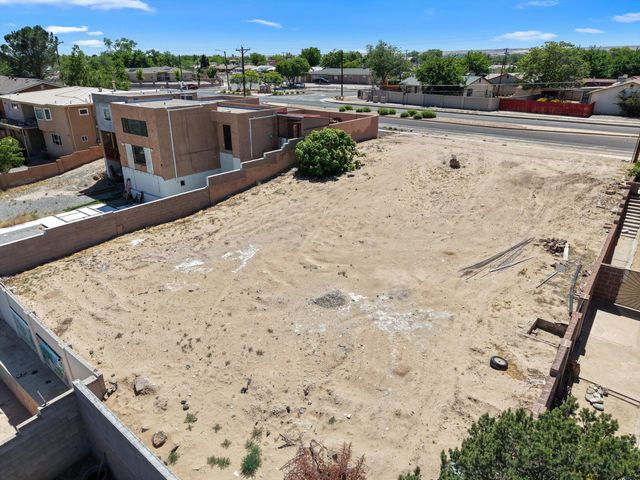 1412 Atrisco Drive NW, Albuquerque, NM 87105