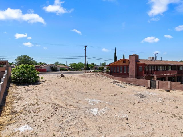 1412 Atrisco Drive NW, Albuquerque, NM 87105