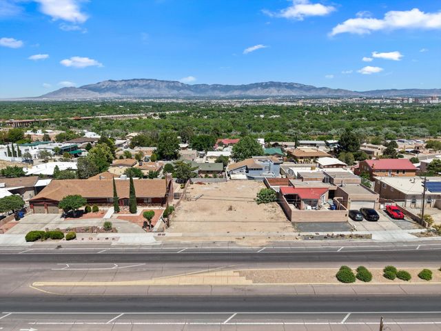 1412 Atrisco Drive NW, Albuquerque, NM 87105