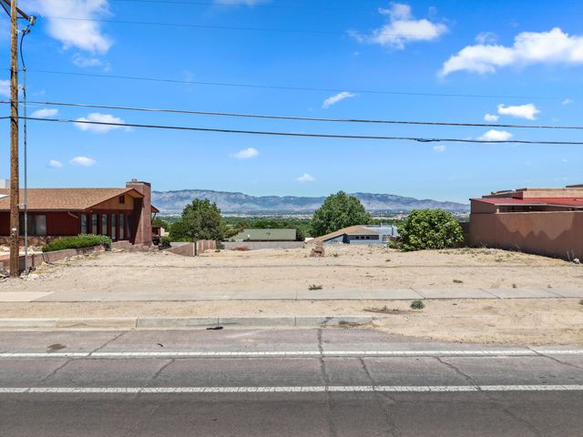 1412 Atrisco Drive NW, Albuquerque, NM 87105