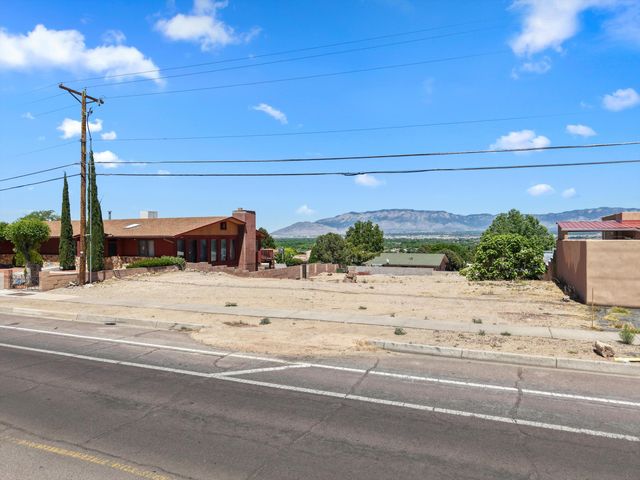 1412 Atrisco Drive NW, Albuquerque, NM 87105