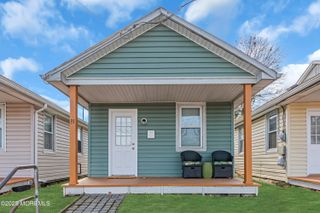 31 Drs James Parker Boulevard, Red Bank, NJ 07701