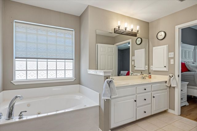 4105 Cimmaron Trail, Granbury, TX 76049