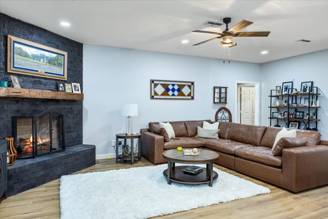 4105 Cimmaron Trail, Granbury, TX 76049