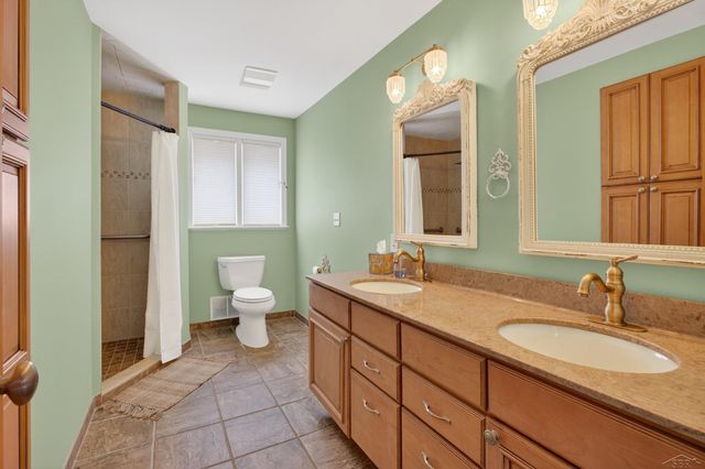 4914 Campau Drive, Midland, MI 48640