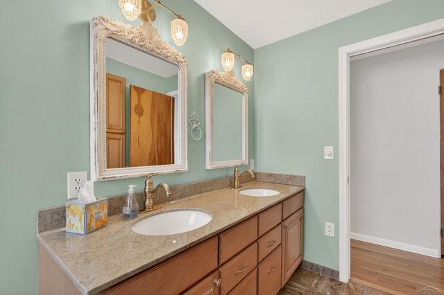 4914 Campau Drive, Midland, MI 48640