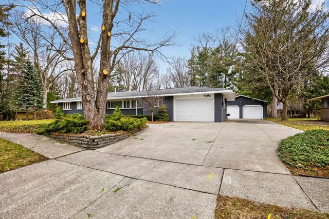 4914 Campau Drive, Midland, MI 48640