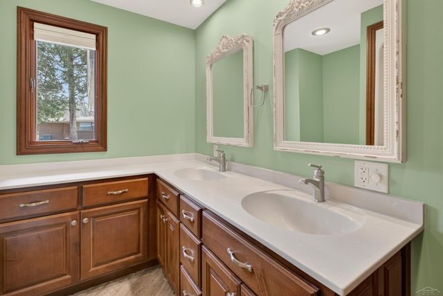 4914 Campau Drive, Midland, MI 48640