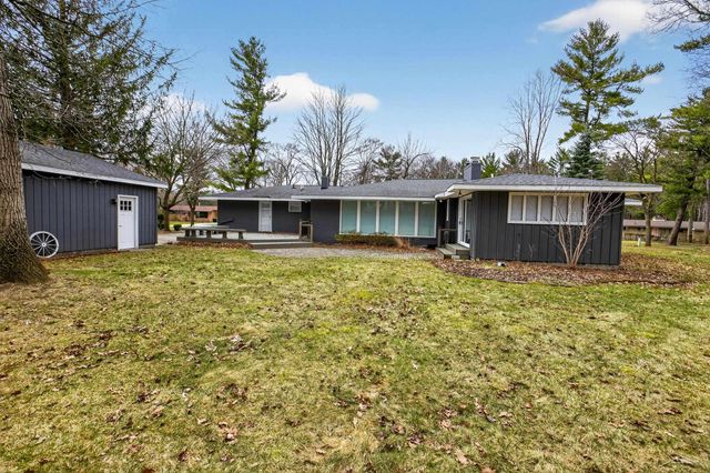 4914 Campau Drive, Midland, MI 48640