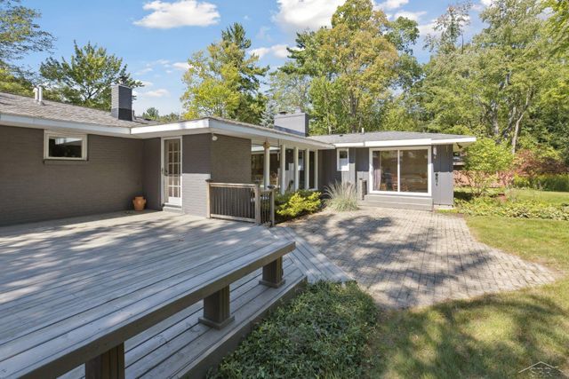 4914 Campau Drive, Midland, MI 48640