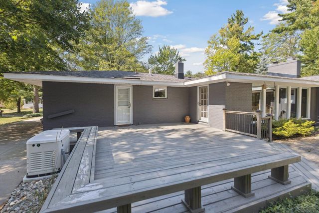 4914 Campau Drive, Midland, MI 48640