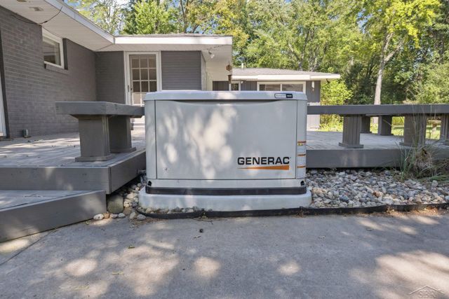 4914 Campau Drive, Midland, MI 48640