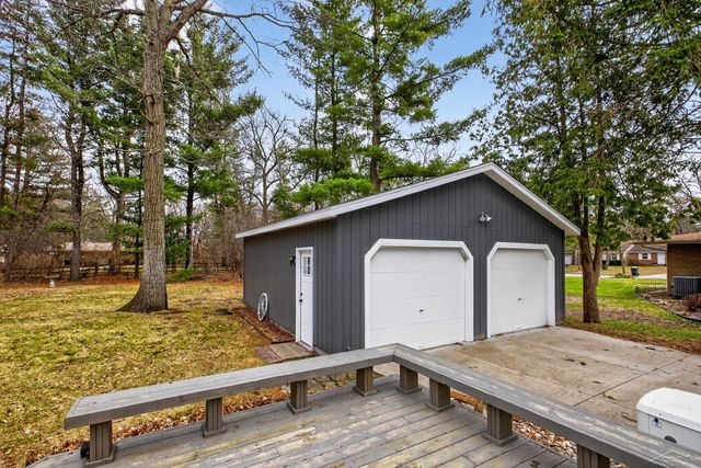 4914 Campau Drive, Midland, MI 48640