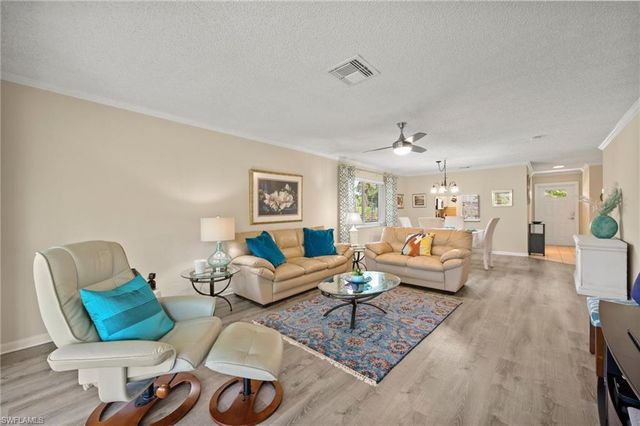38 Glades BLVD 1, Naples, FL 34112