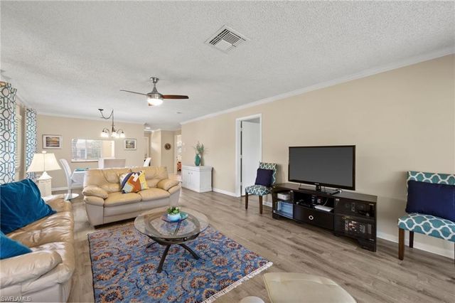 38 Glades BLVD 1, Naples, FL 34112