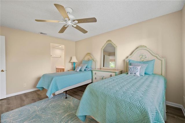38 Glades BLVD 1, Naples, FL 34112