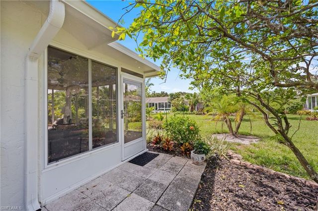 38 Glades BLVD 1, Naples, FL 34112