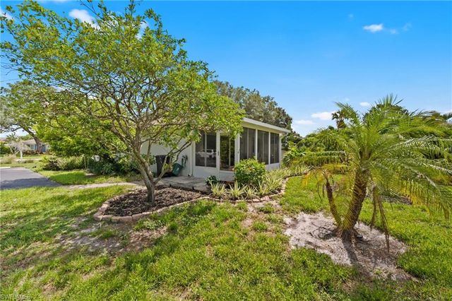 38 Glades BLVD 1, Naples, FL 34112