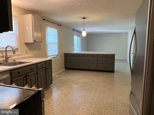 12205 PARKSTREAM TER, Herndon, VA 20170
