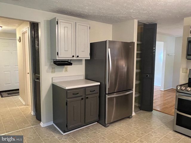 12205 PARKSTREAM TER, Herndon, VA 20170