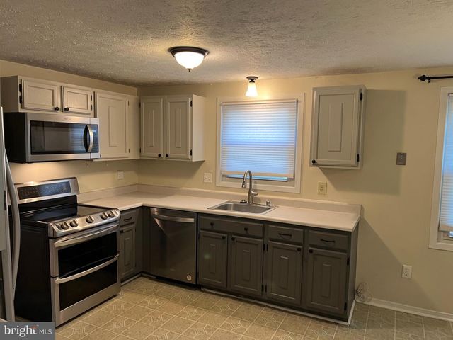 12205 PARKSTREAM TER, Herndon, VA 20170