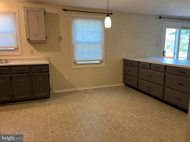 12205 PARKSTREAM TER, Herndon, VA 20170