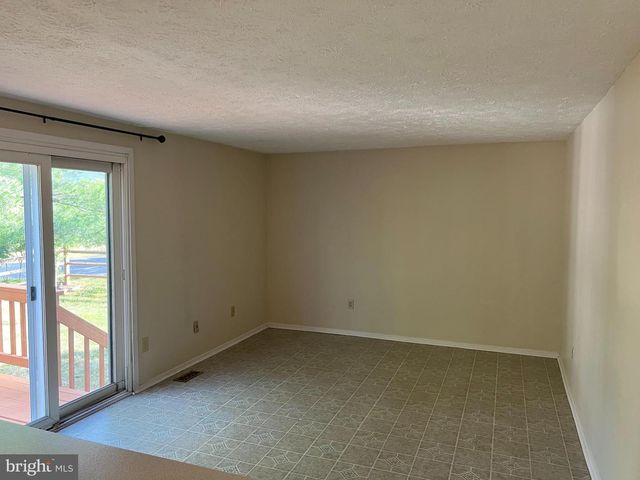 12205 PARKSTREAM TER, Herndon, VA 20170